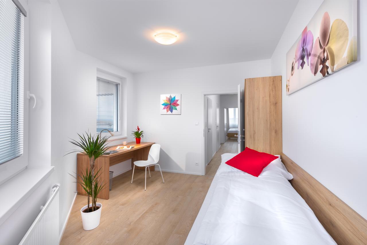 Citywest Apartments Prague Extérieur photo